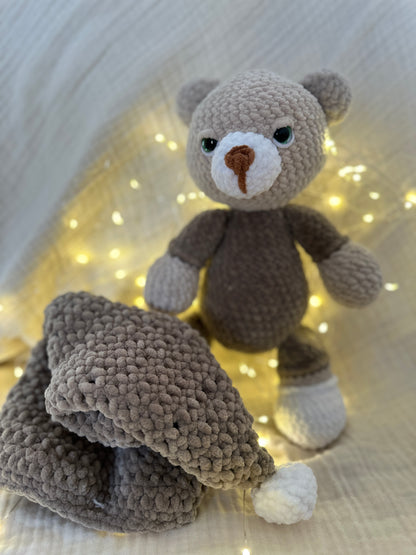 Bruno Kuschelbär mit Schlafmütze